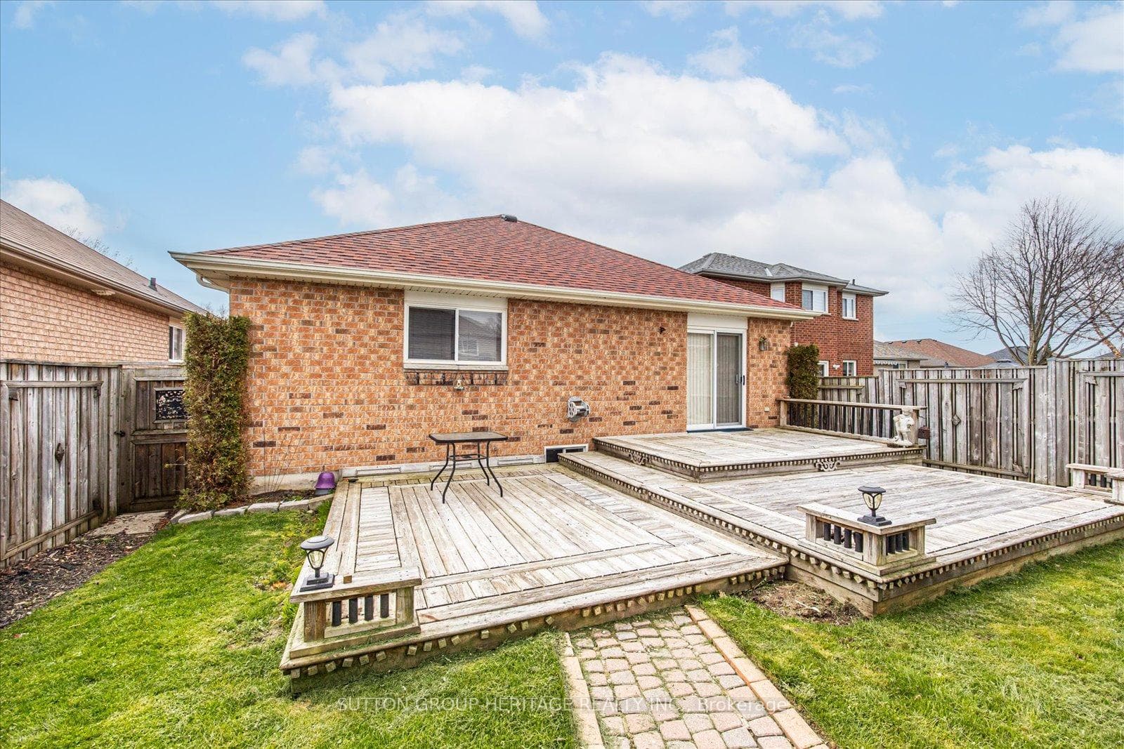 56 Bloom Avenue photo 25