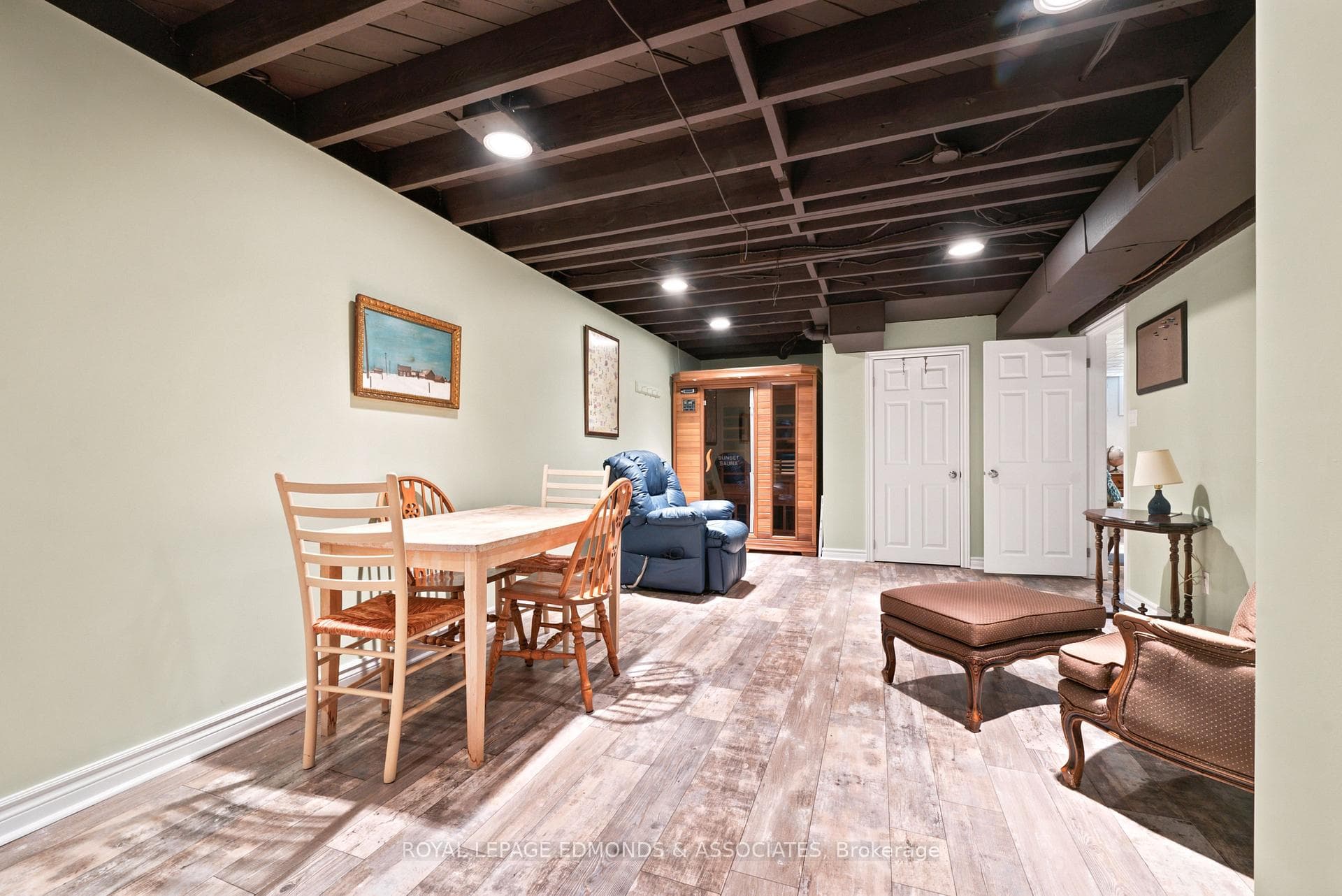 532 Herbert Street photo 40