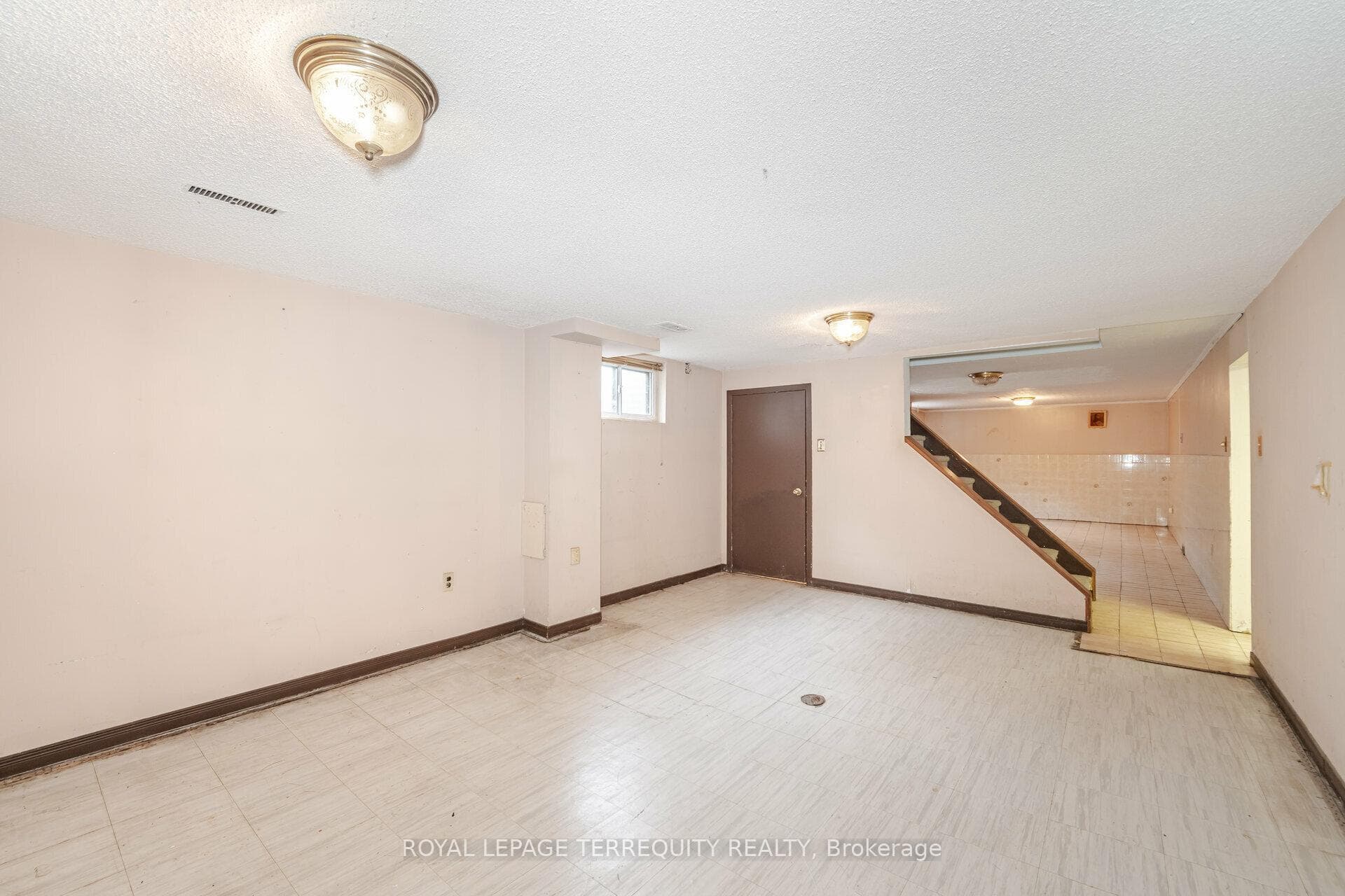 214 Dixon Road photo 25