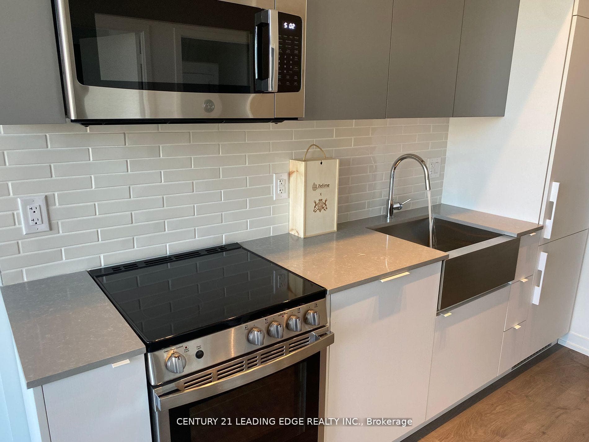 270 Dufferin Street Unit 403 photo 7