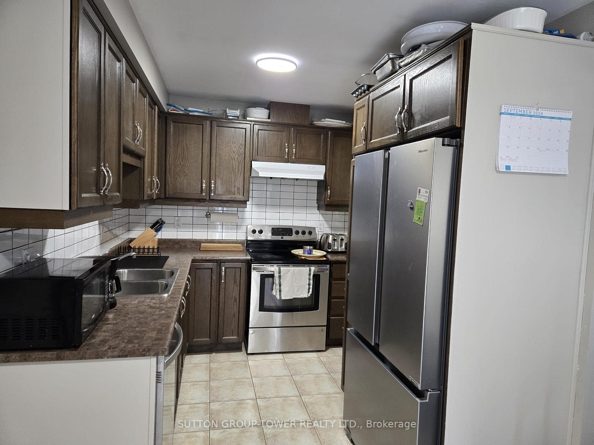 50 Armstrong Crescent photo 4