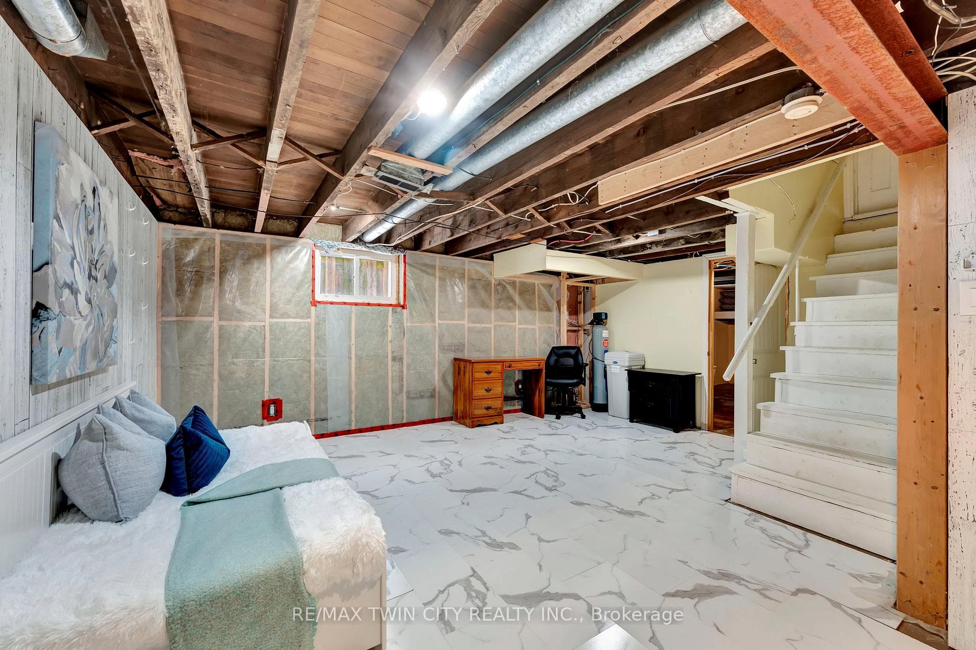154 Tiffany Street photo 21