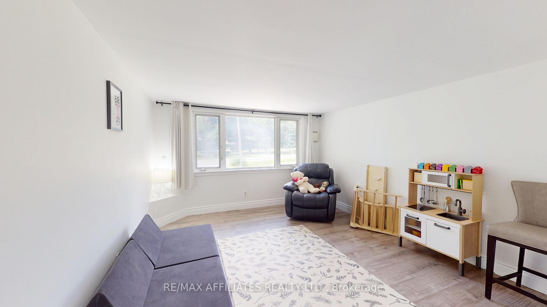 Bedroom/Playroom