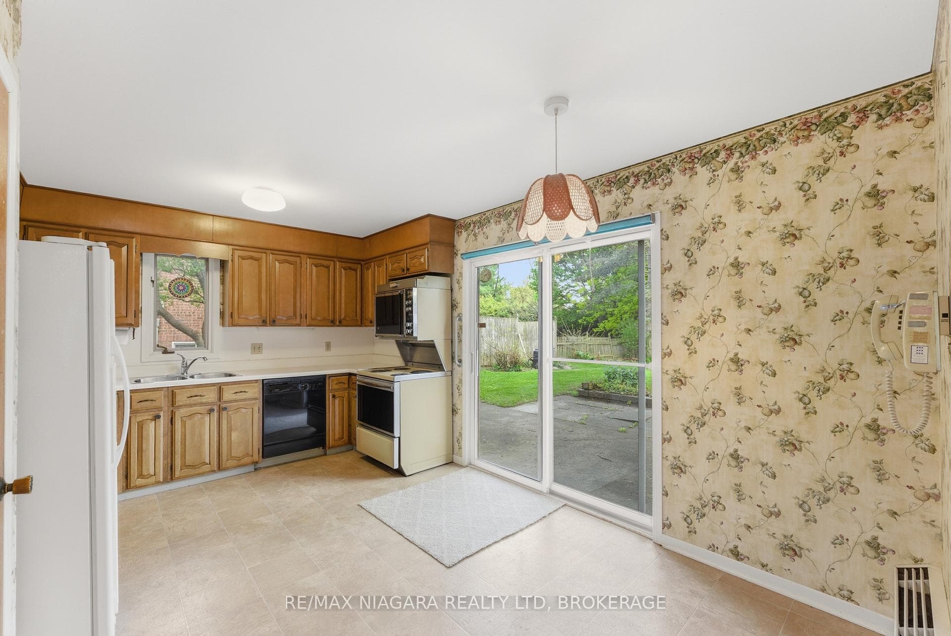 61 Melrose Drive photo 9