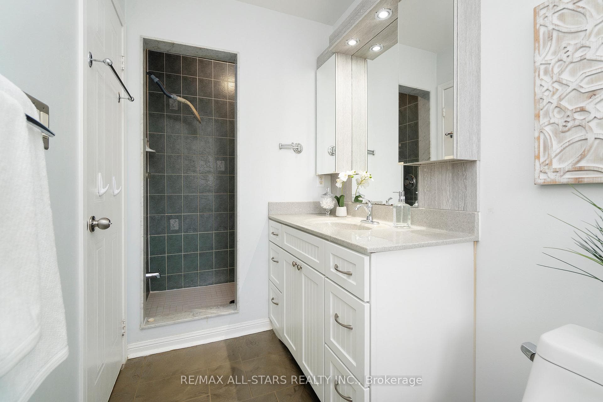 15 Point Hope Place photo 19