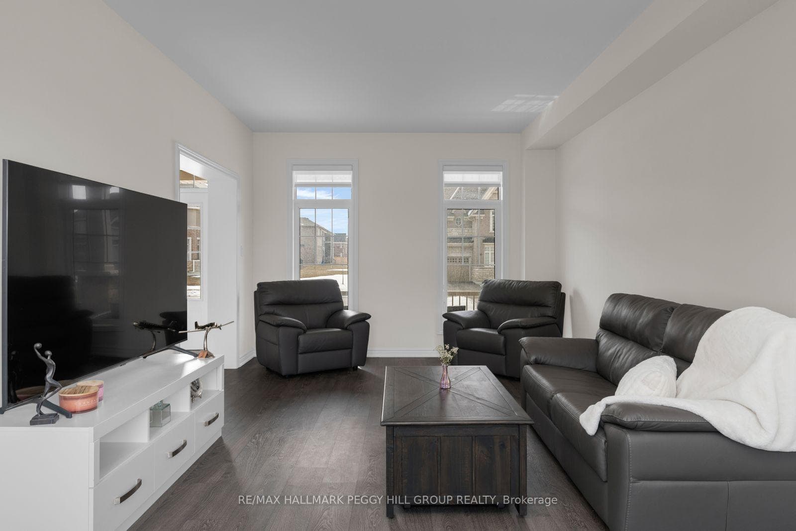 113 Rugman Crescent photo 5