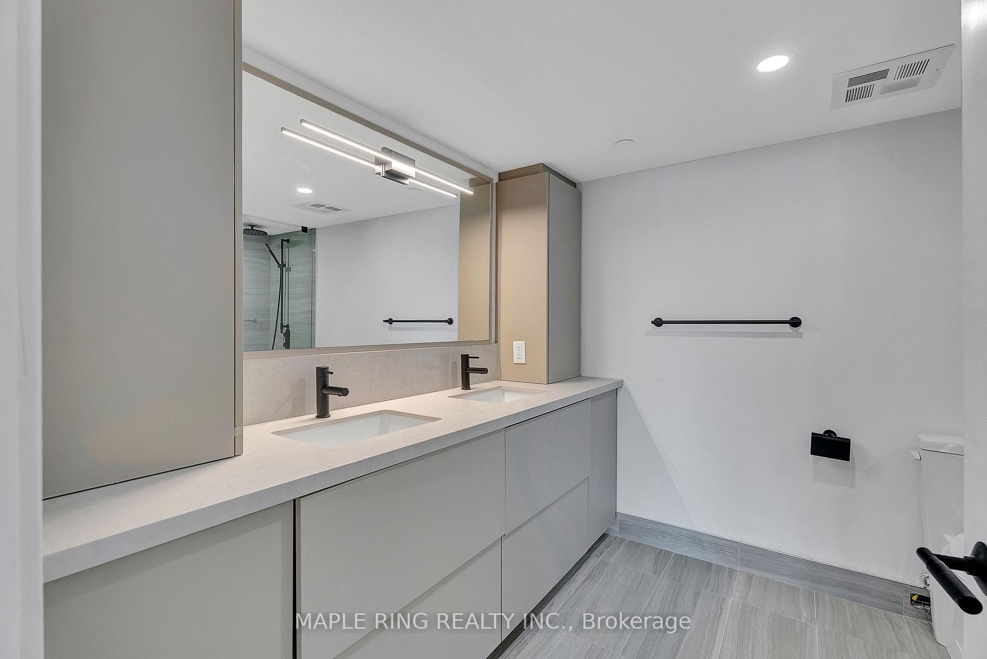2485 Taunton Road Unit 113 photo 24