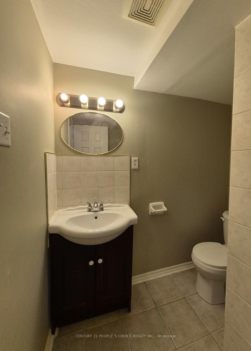 1292 Godwick Drive Unit (Lower) photo 23