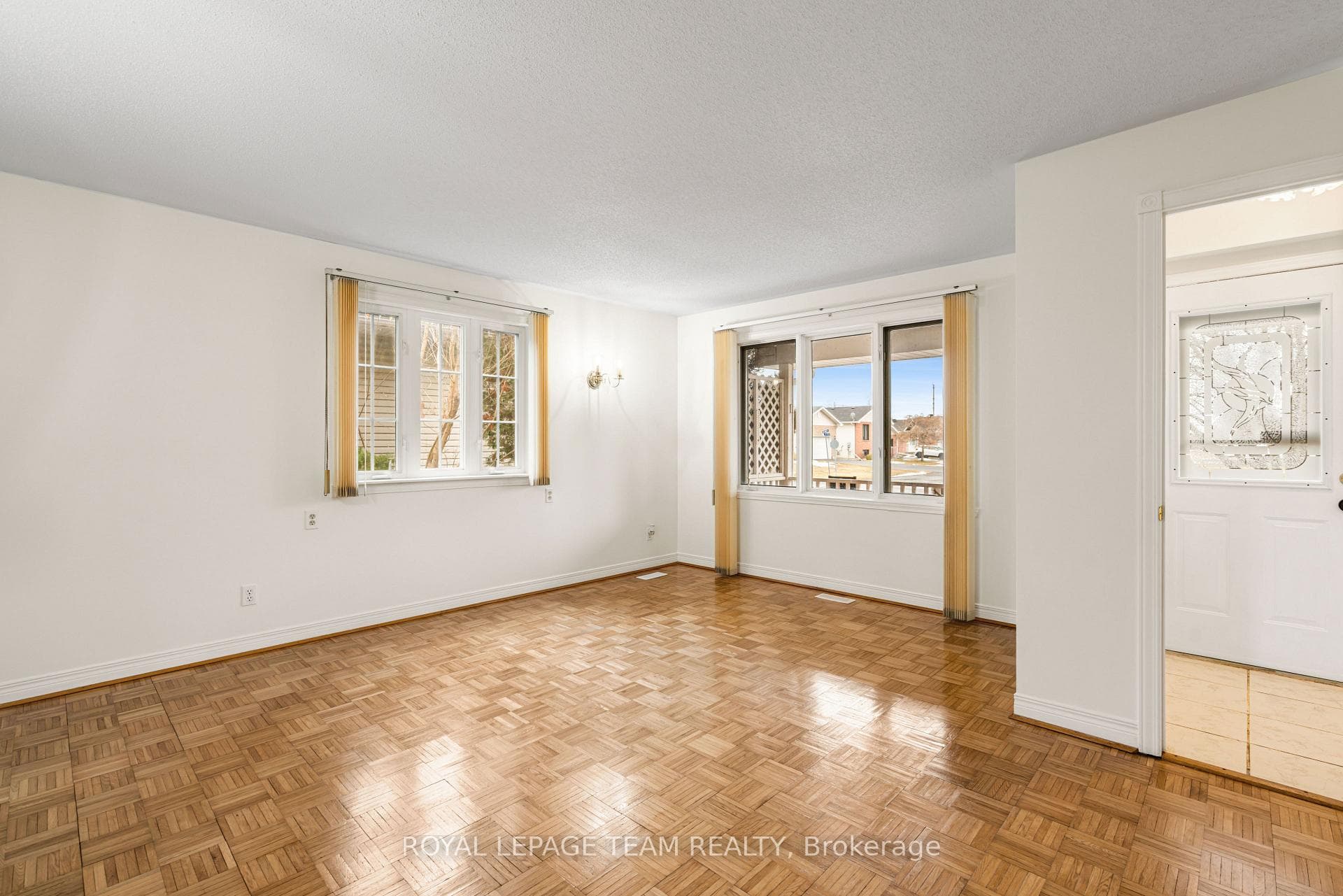 52 Rowan Drive photo 9