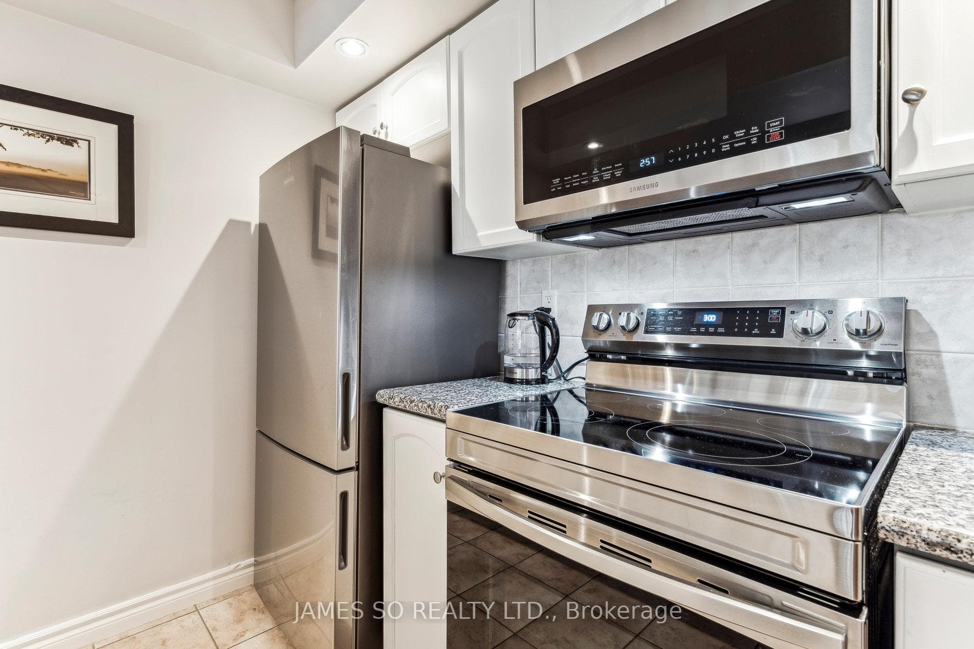 270 Wellington Street Unit 511 photo 14