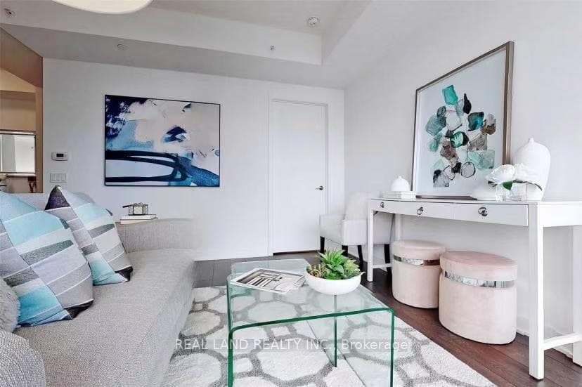 125 Blue Jays Way Unit 2811 photo 4