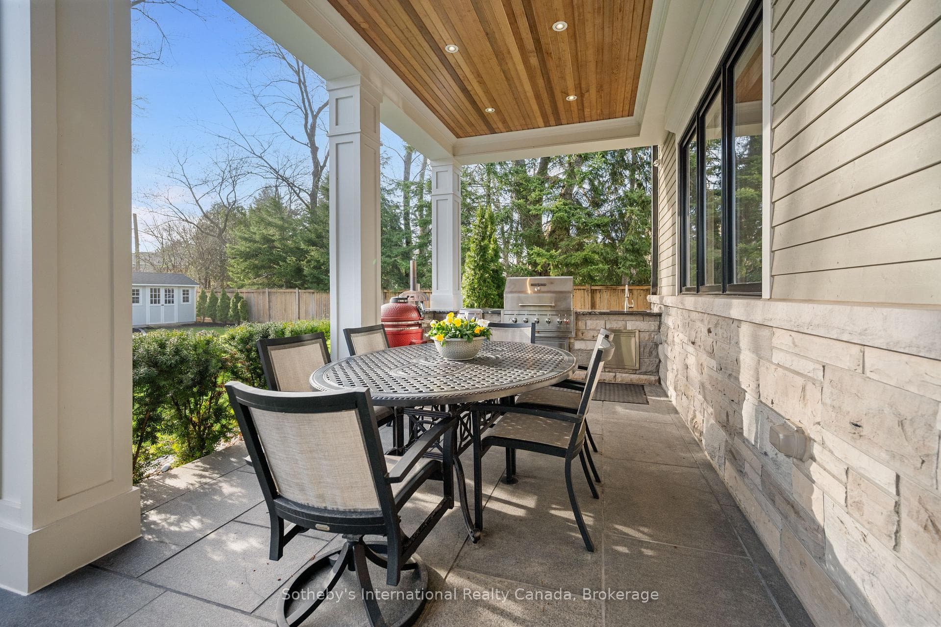 382 SANDHURST Drive photo 43
