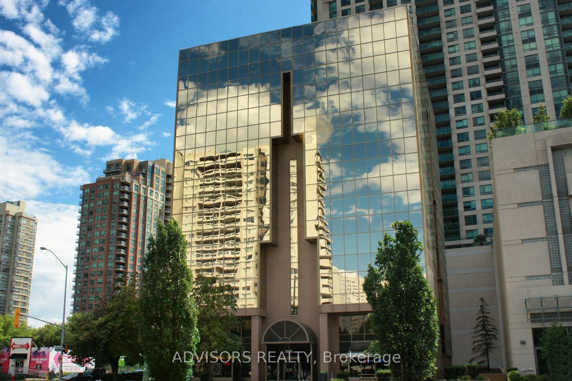3660 Hurontario Street Unit 607 photo 4