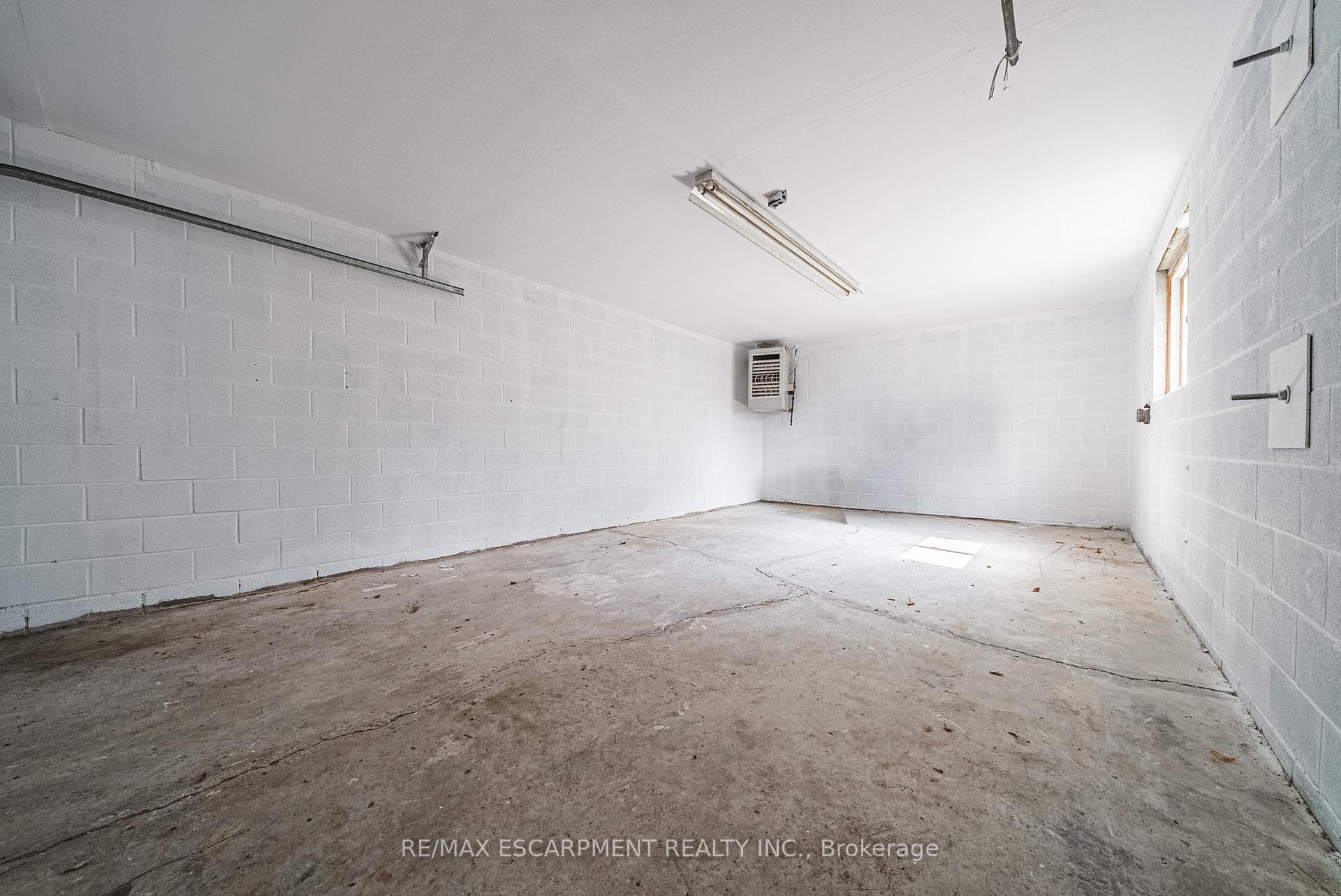 131 Welbourn Drive photo 36