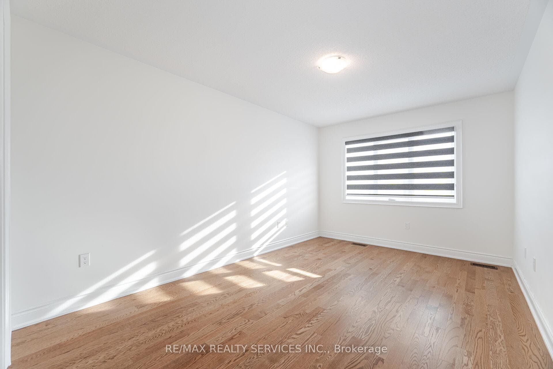 83 Bermondsey Way photo 19