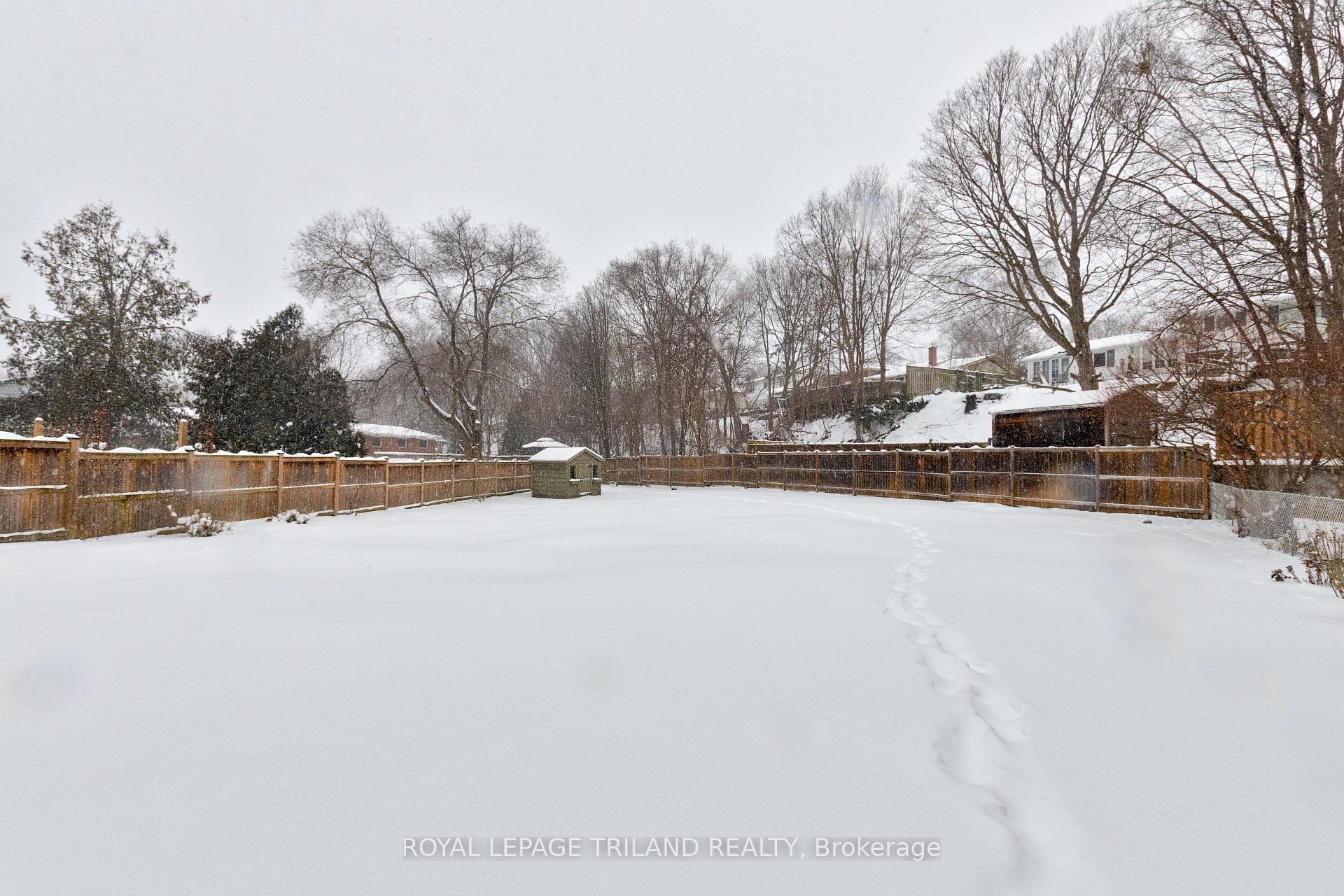 120 Killarney Court photo 31
