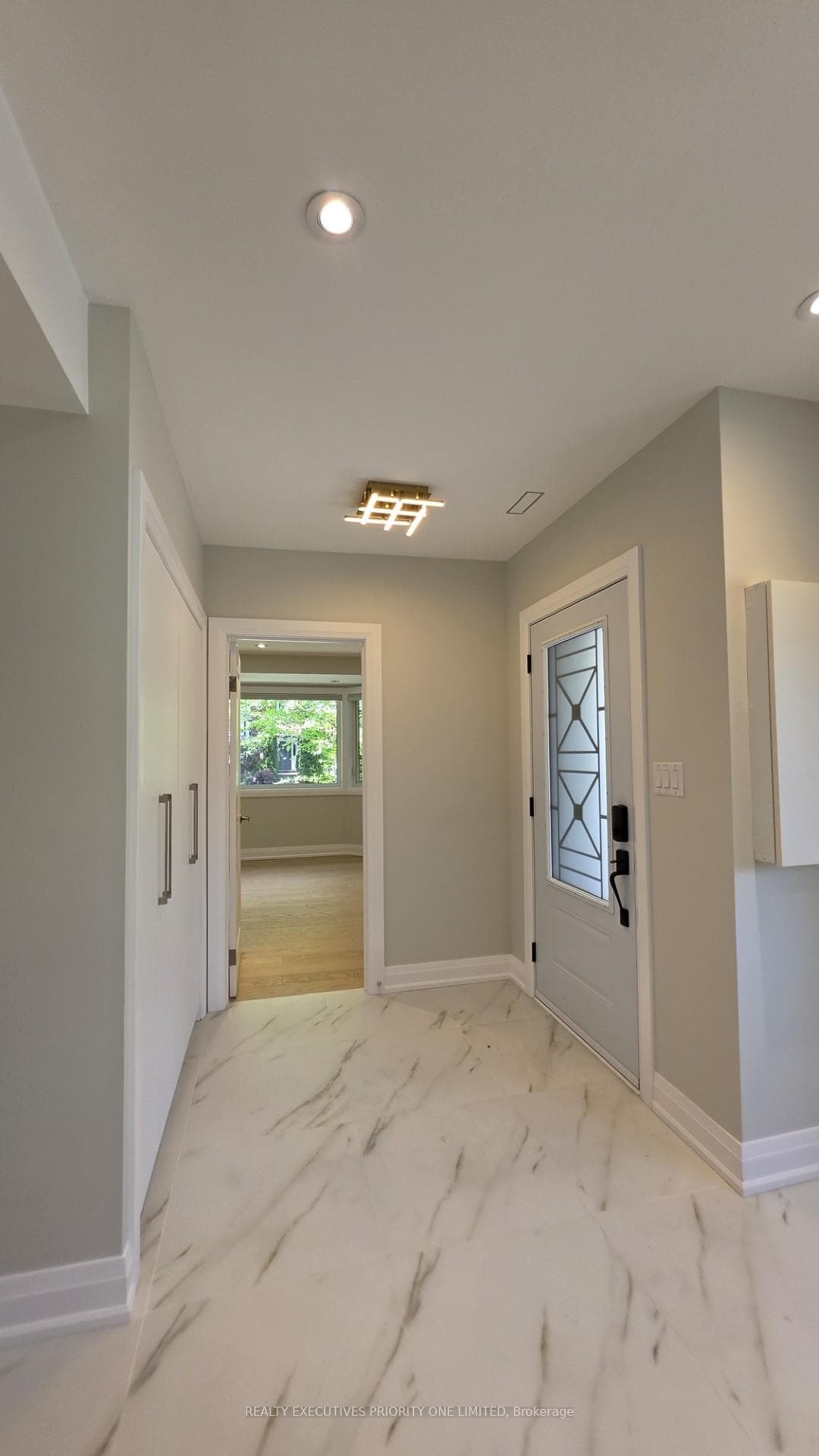 10 Lascelles Boulevard Unit Main photo 12