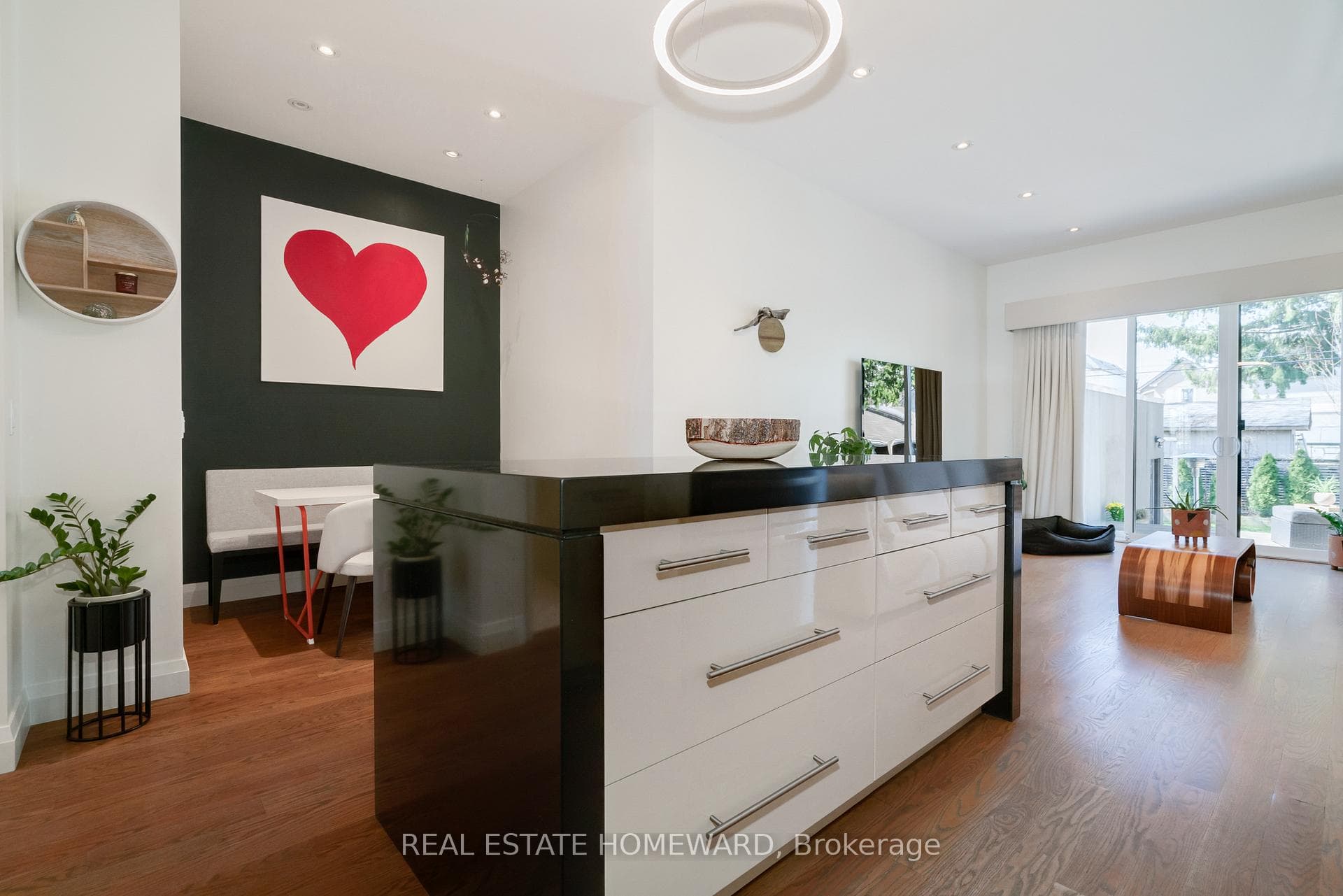 30 Barfield Avenue photo 9
