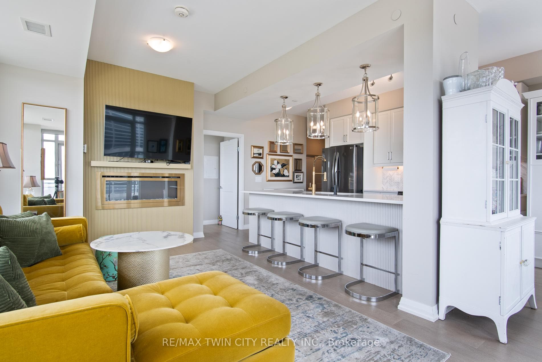 155 Caroline Street Unit 1009 photo 5