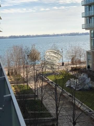 39 Queens Quay Unit 404 photo 13