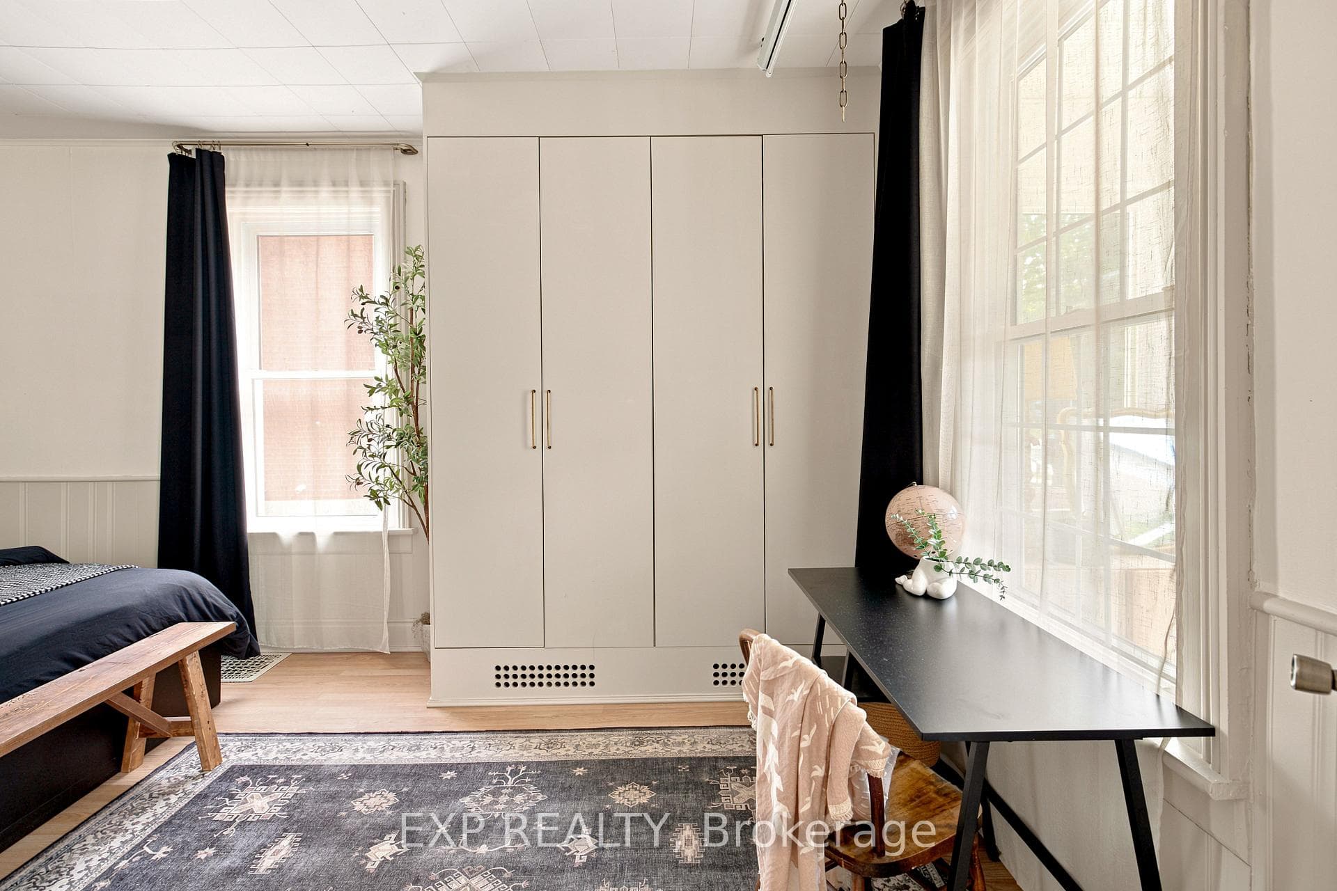 136 Falstaff Street photo 7