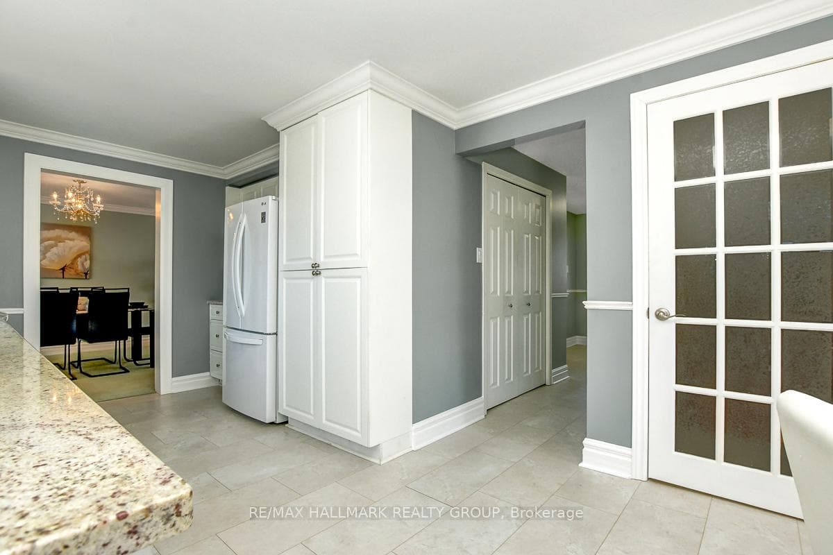 11 Wedgewood Crescent photo 18