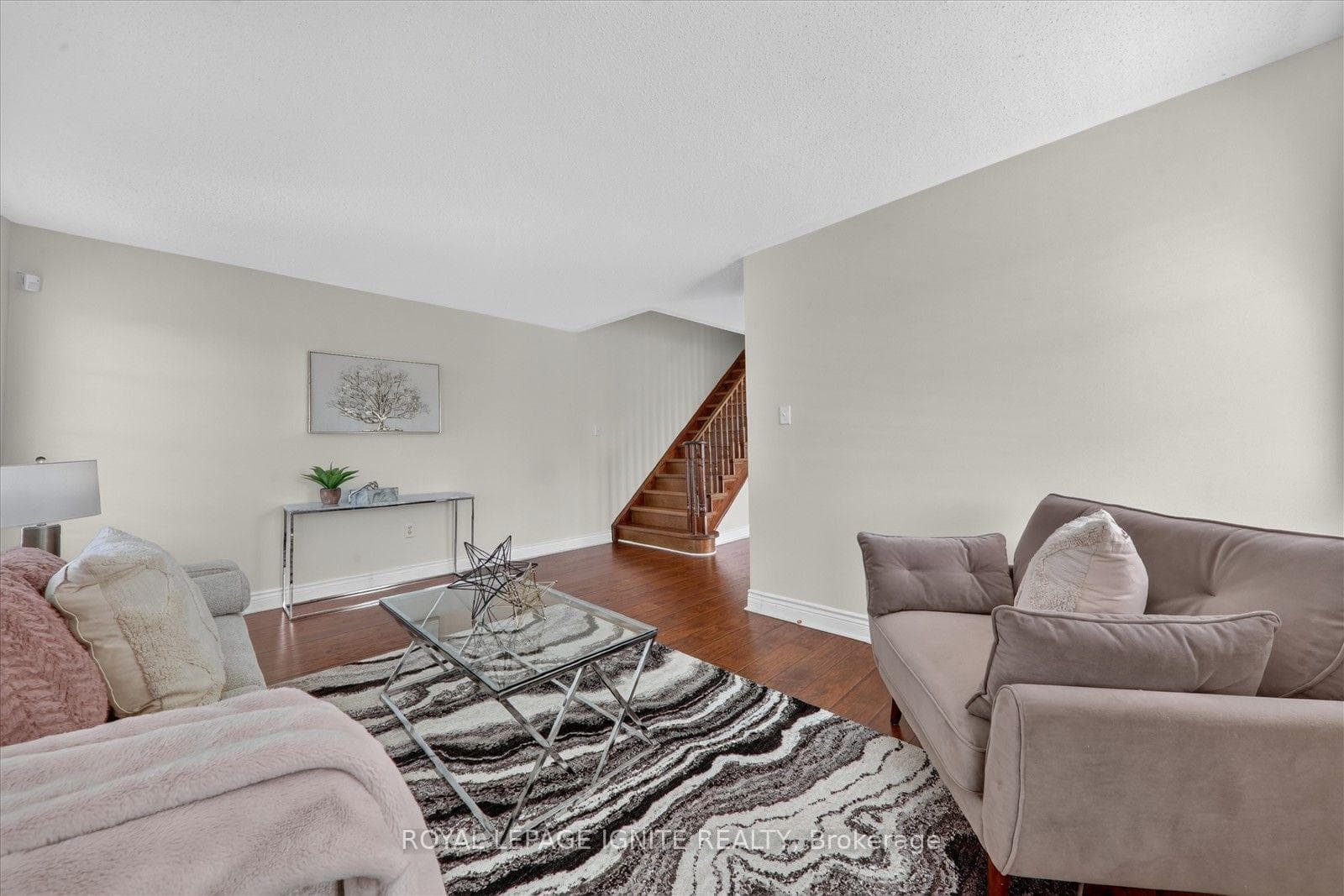 57 Armitage Crescent photo 22