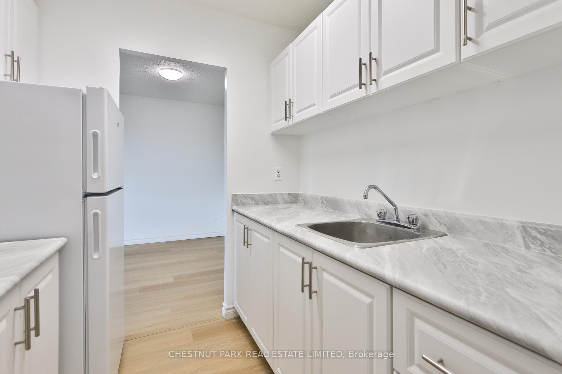 888 Glen Street Unit 507 photo 6