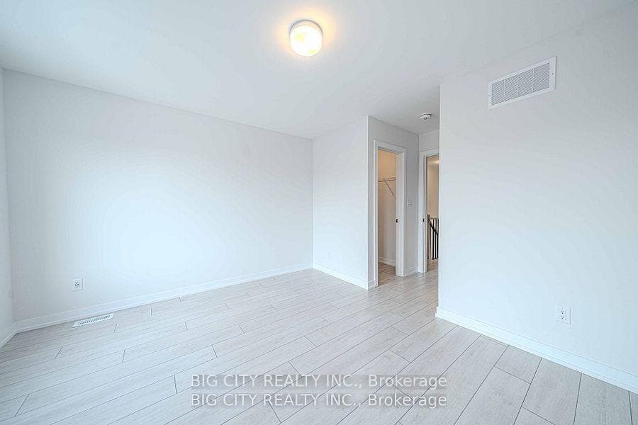 46 Akil Thomas Gardens photo 16