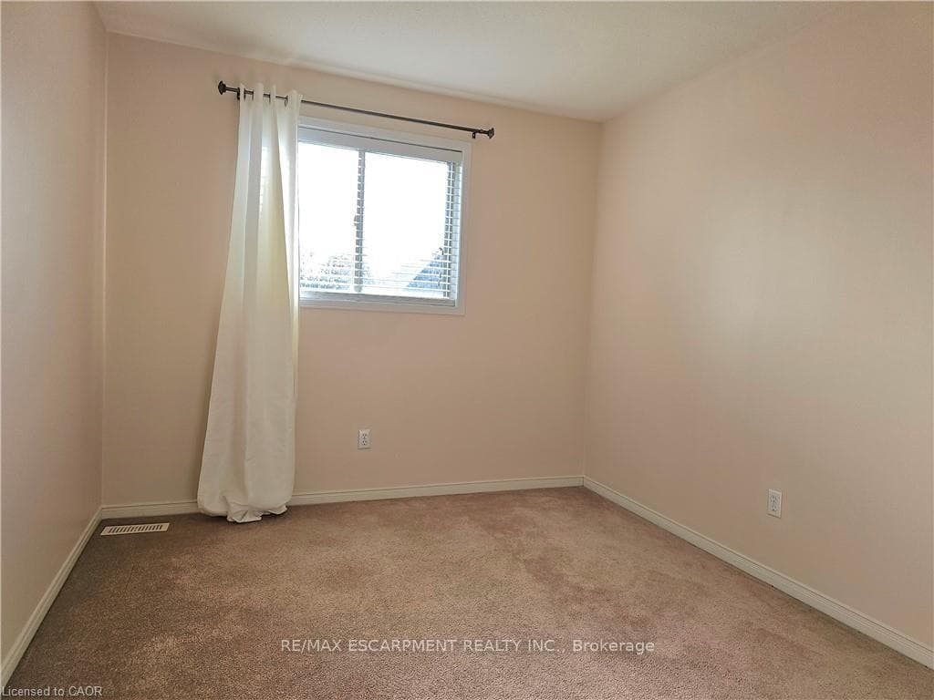 74 Foxborough Drive photo 28