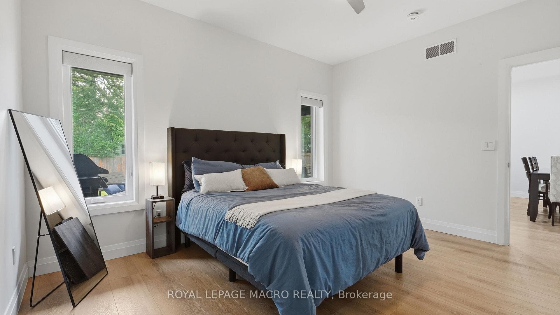 1055 Bay Street photo 16