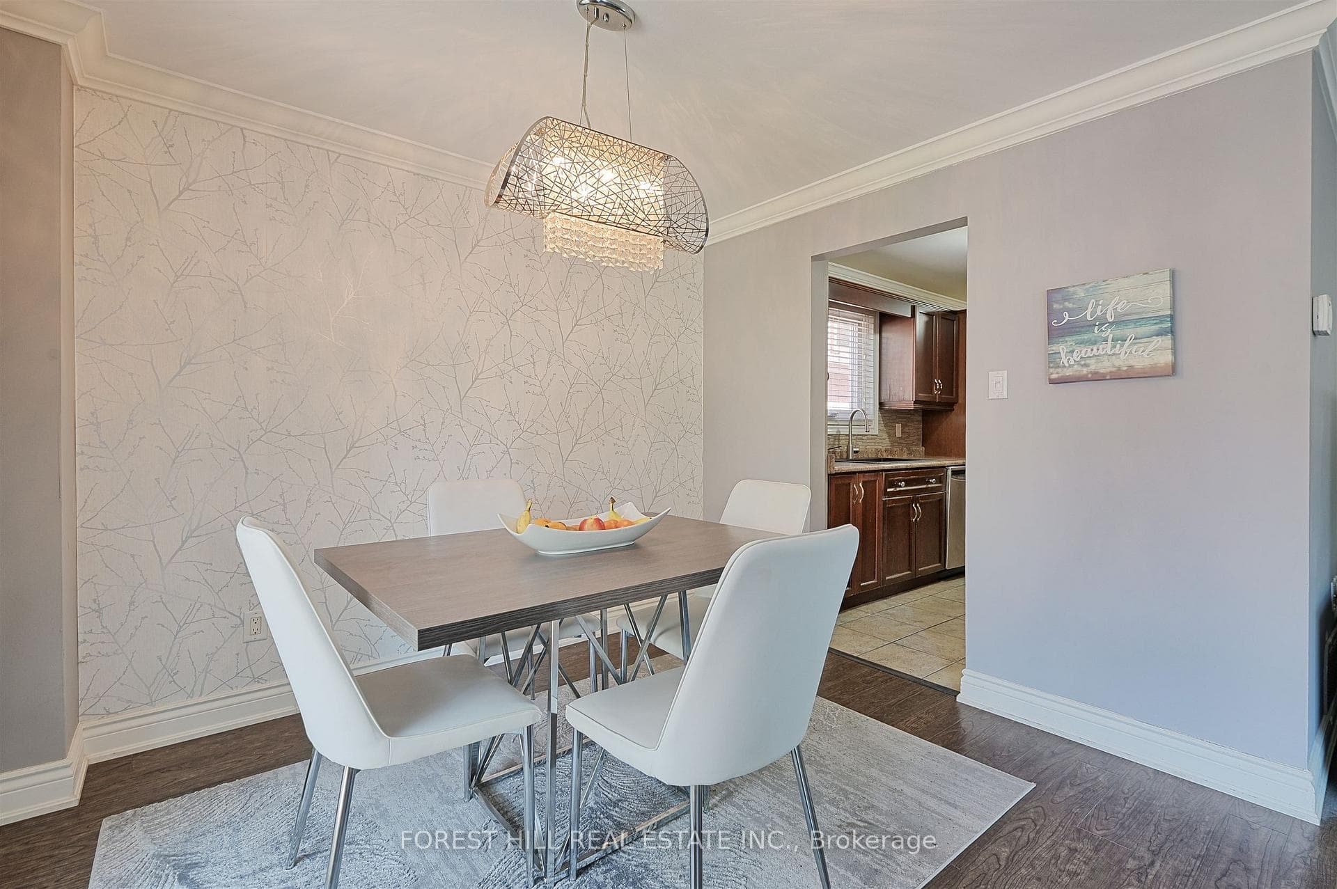 17 Rushmore Crescent photo 9