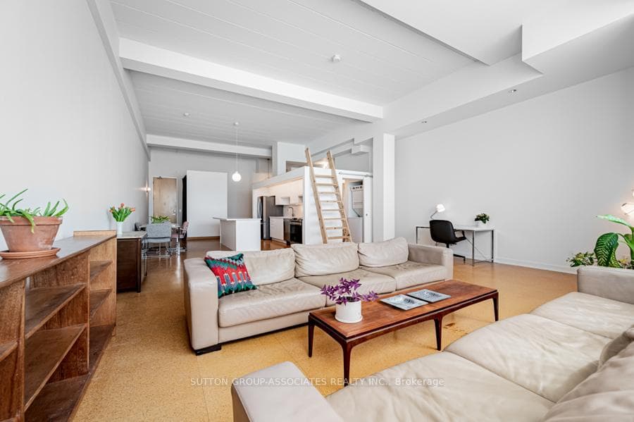 160 Baldwin Street Unit 319 photo 7