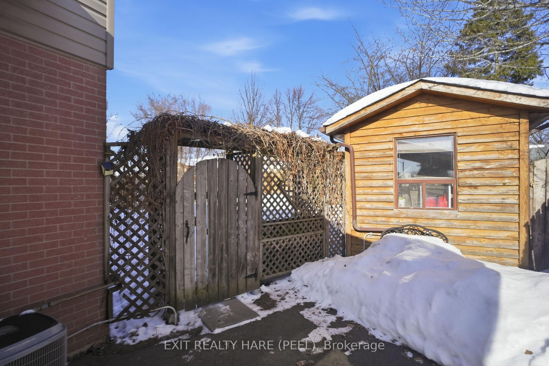 20 Sutherland Avenue photo 38