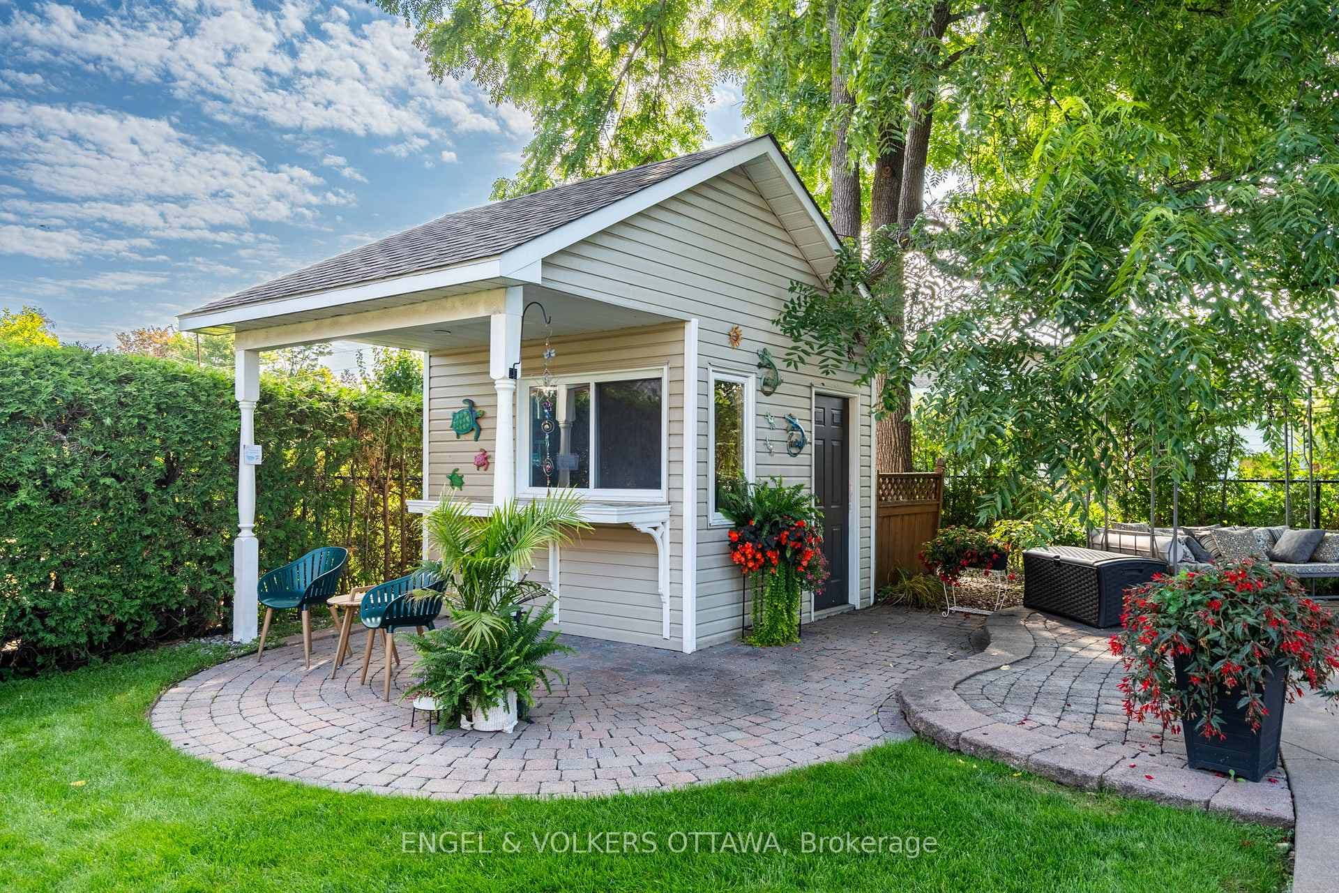 1014 Stormont Street photo 37