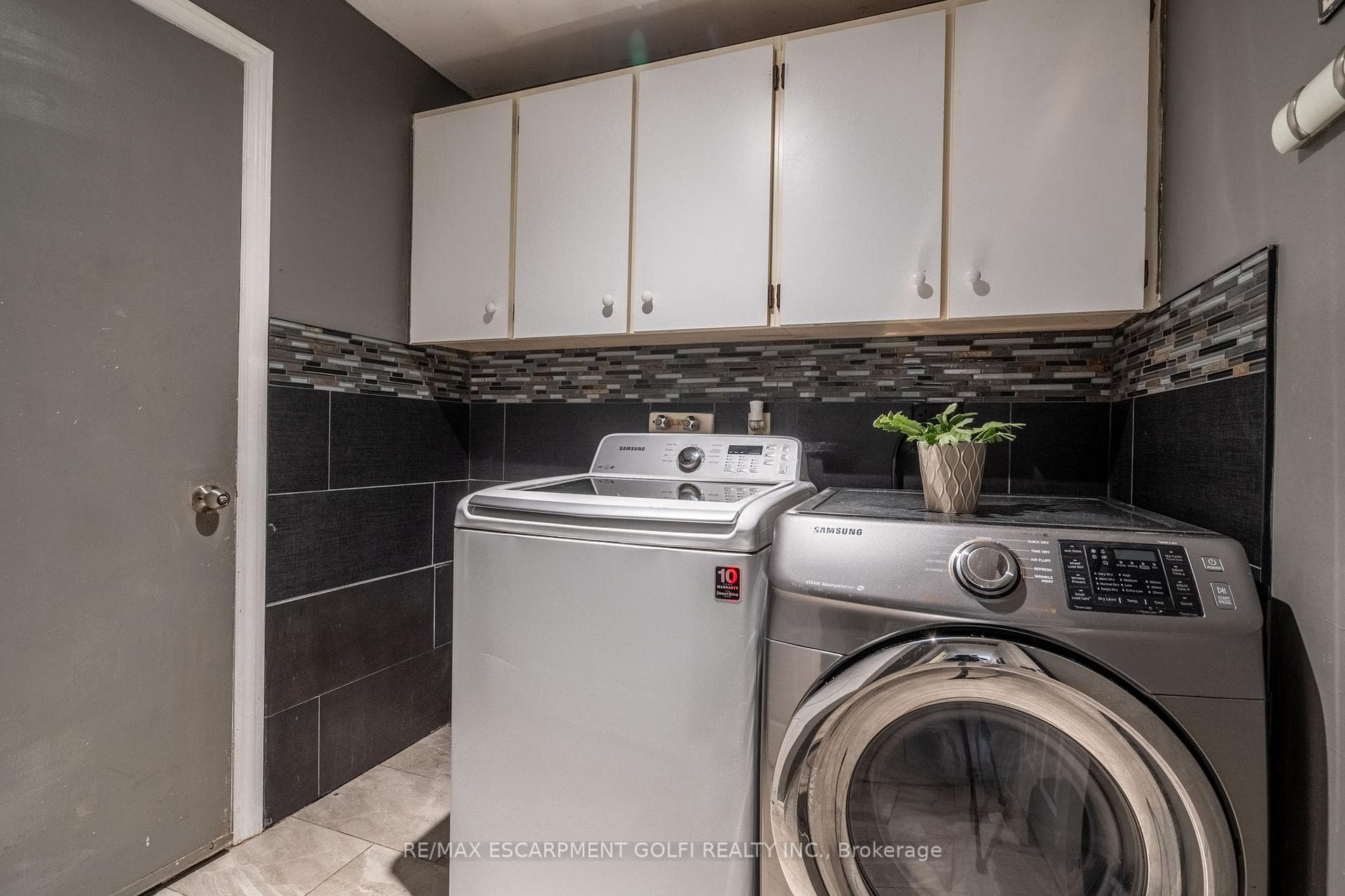 135 Imperial Road photo 17