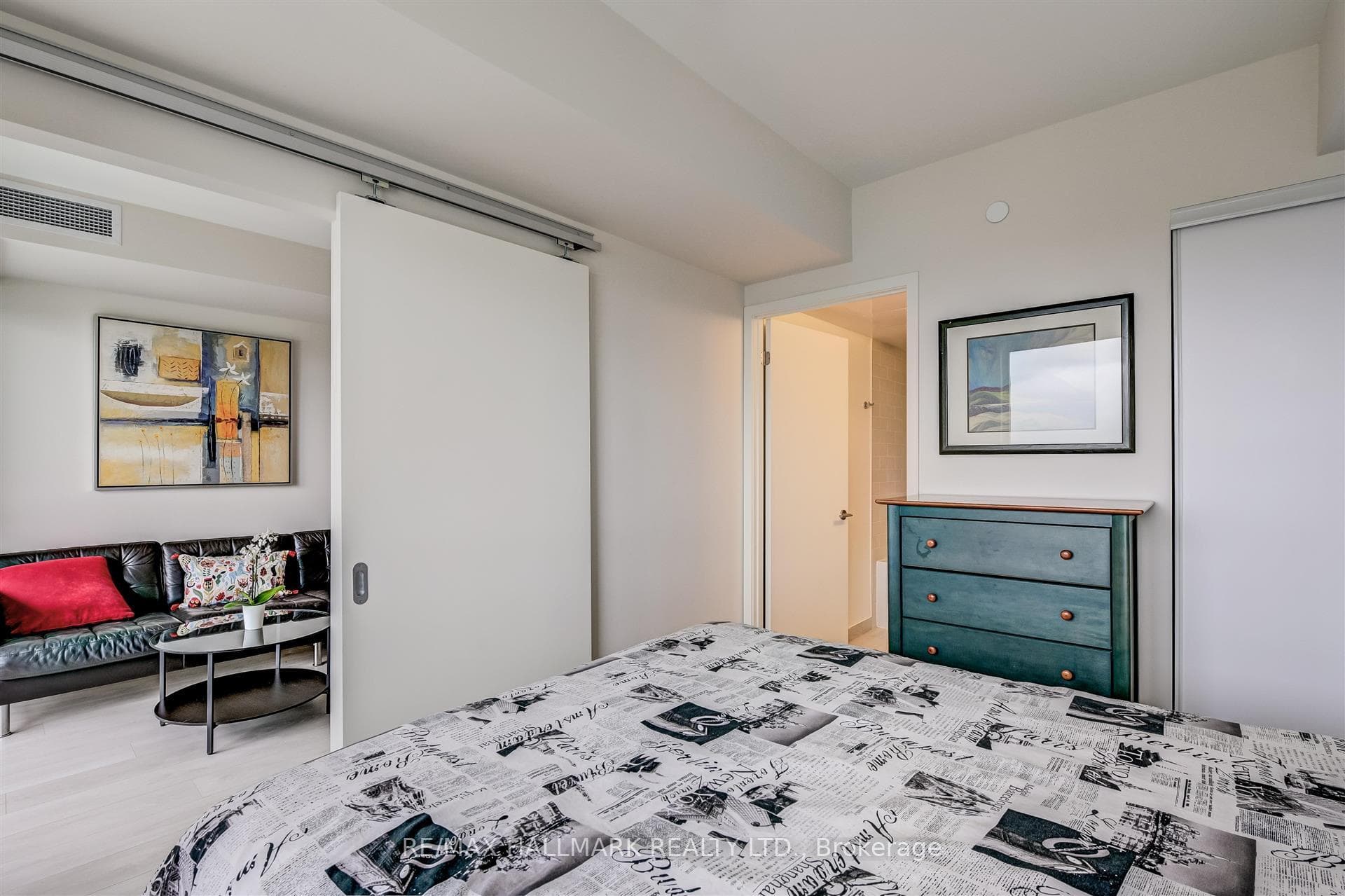 6 Sonic Way Unit N2805 photo 16