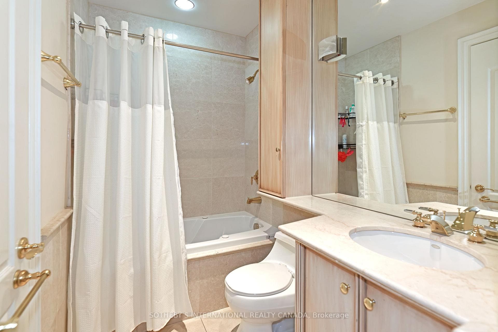 33 Delisle Avenue Unit 304 photo 16