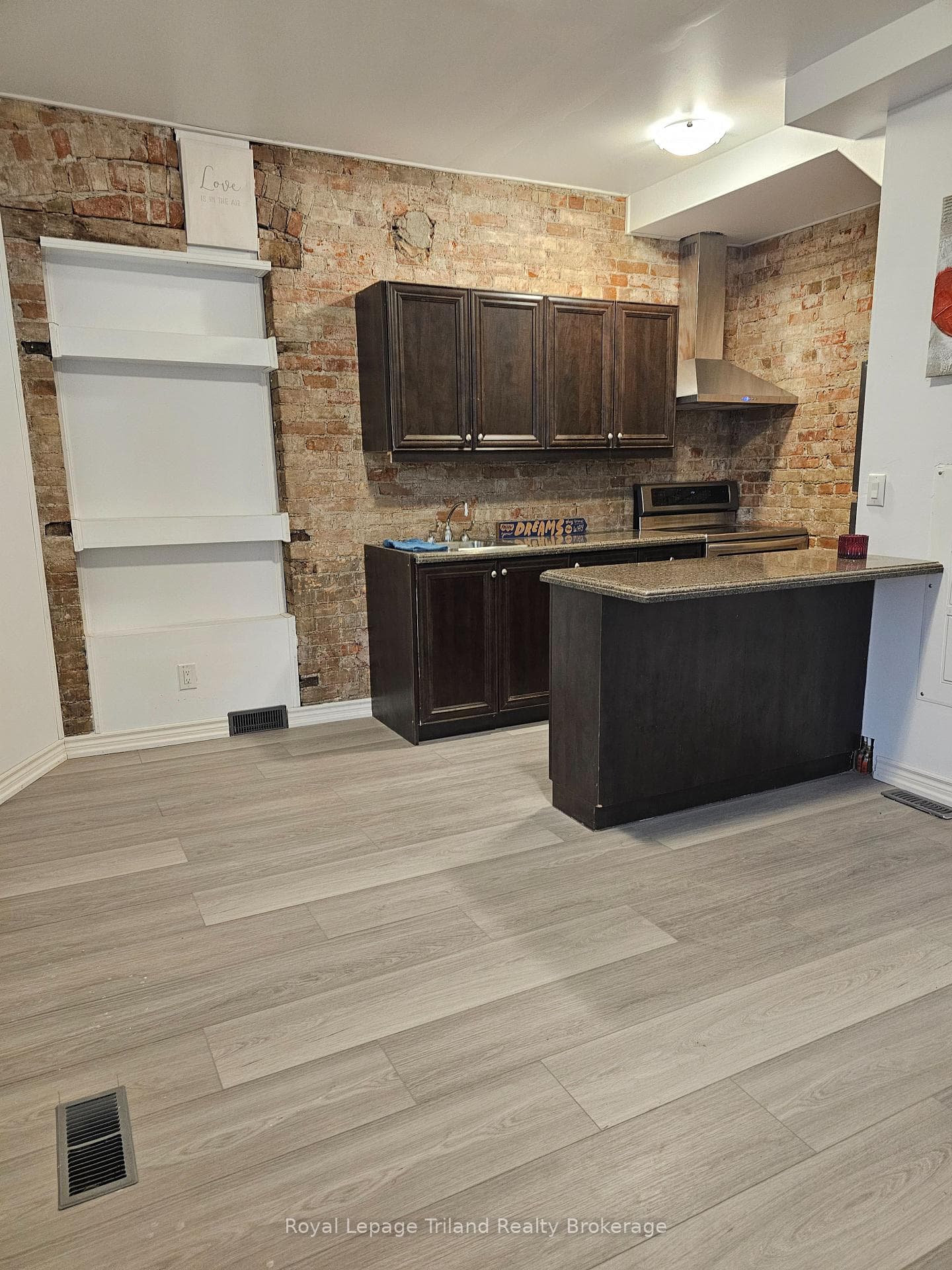 565 Peel Street Unit 3 photo 8