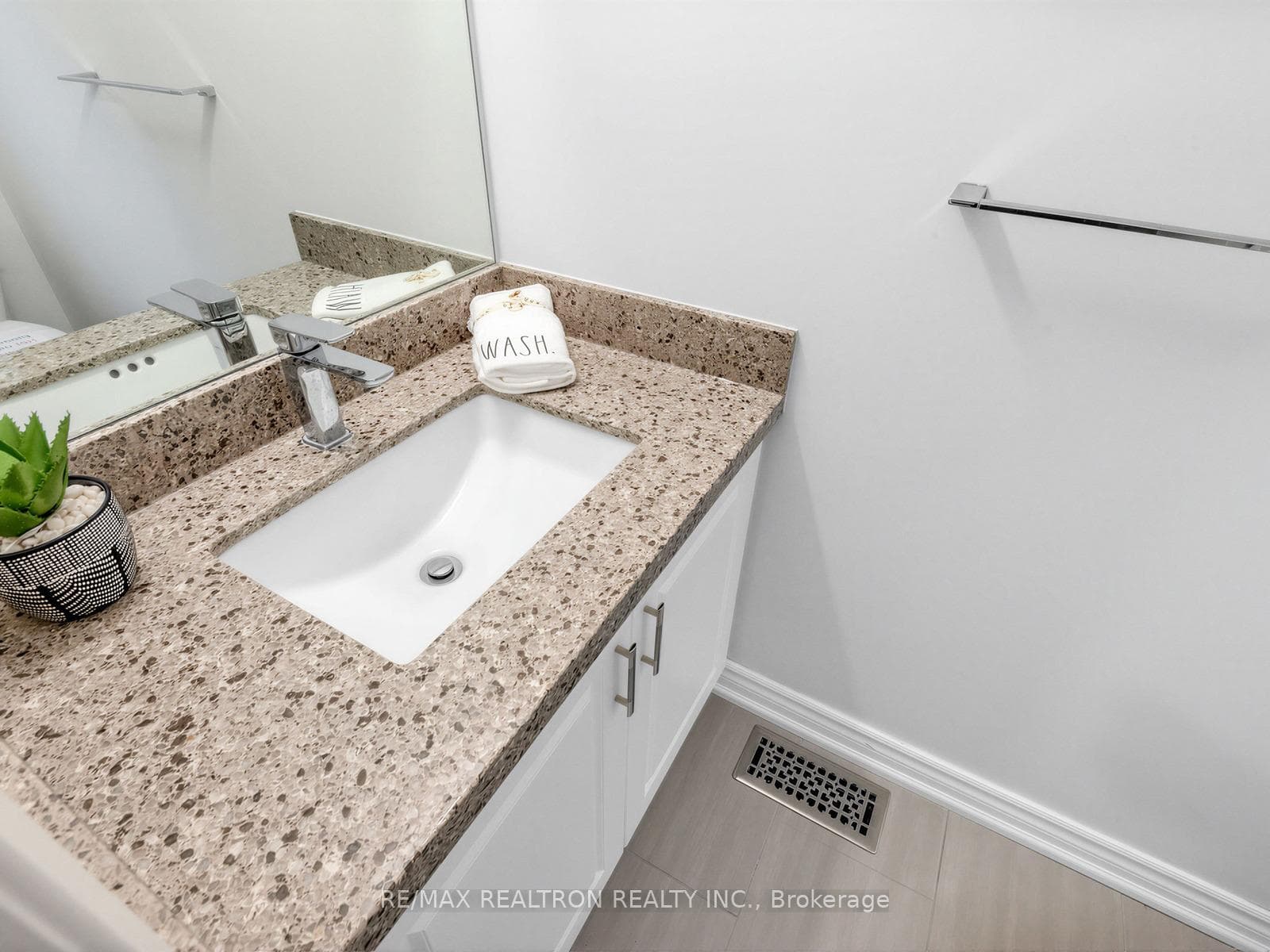 180 Observatory Lane photo 12