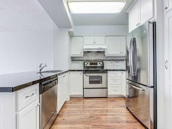 30 Greenfield Avenue Unit 2316 photo 5