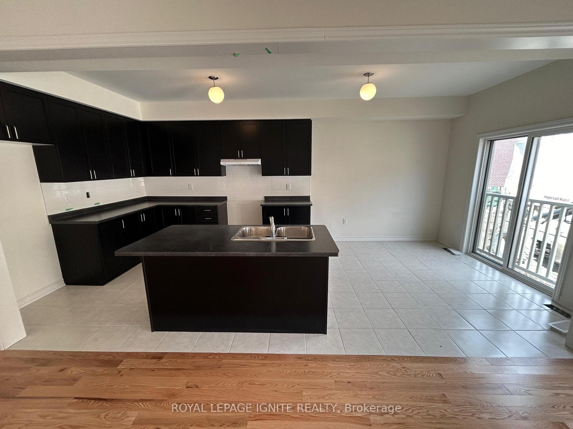 2415 Angora Street photo 11