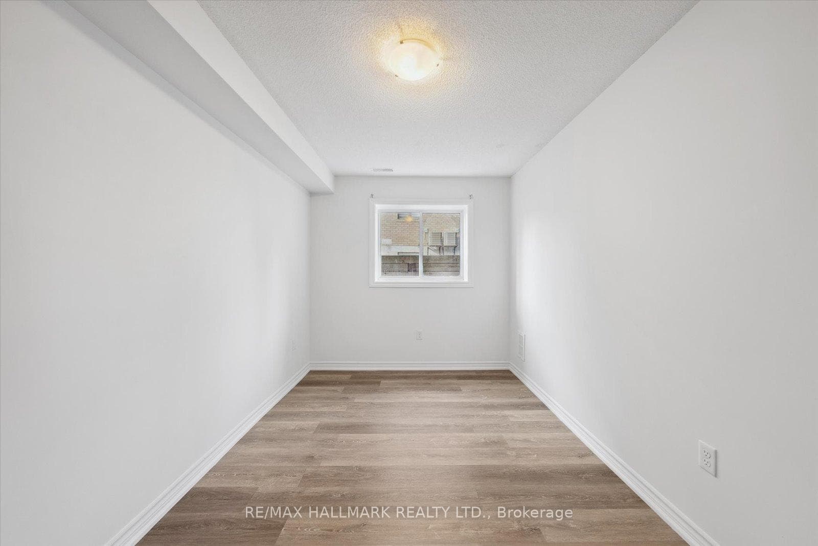 27 Madelaine Drive Unit 8 photo 17