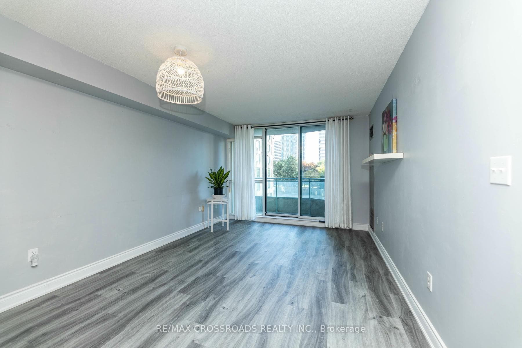 18 Pemberton Avenue Unit 303 photo 15