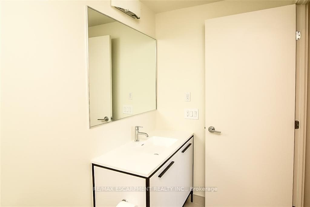 385 Winston Road Unit 307 photo 21