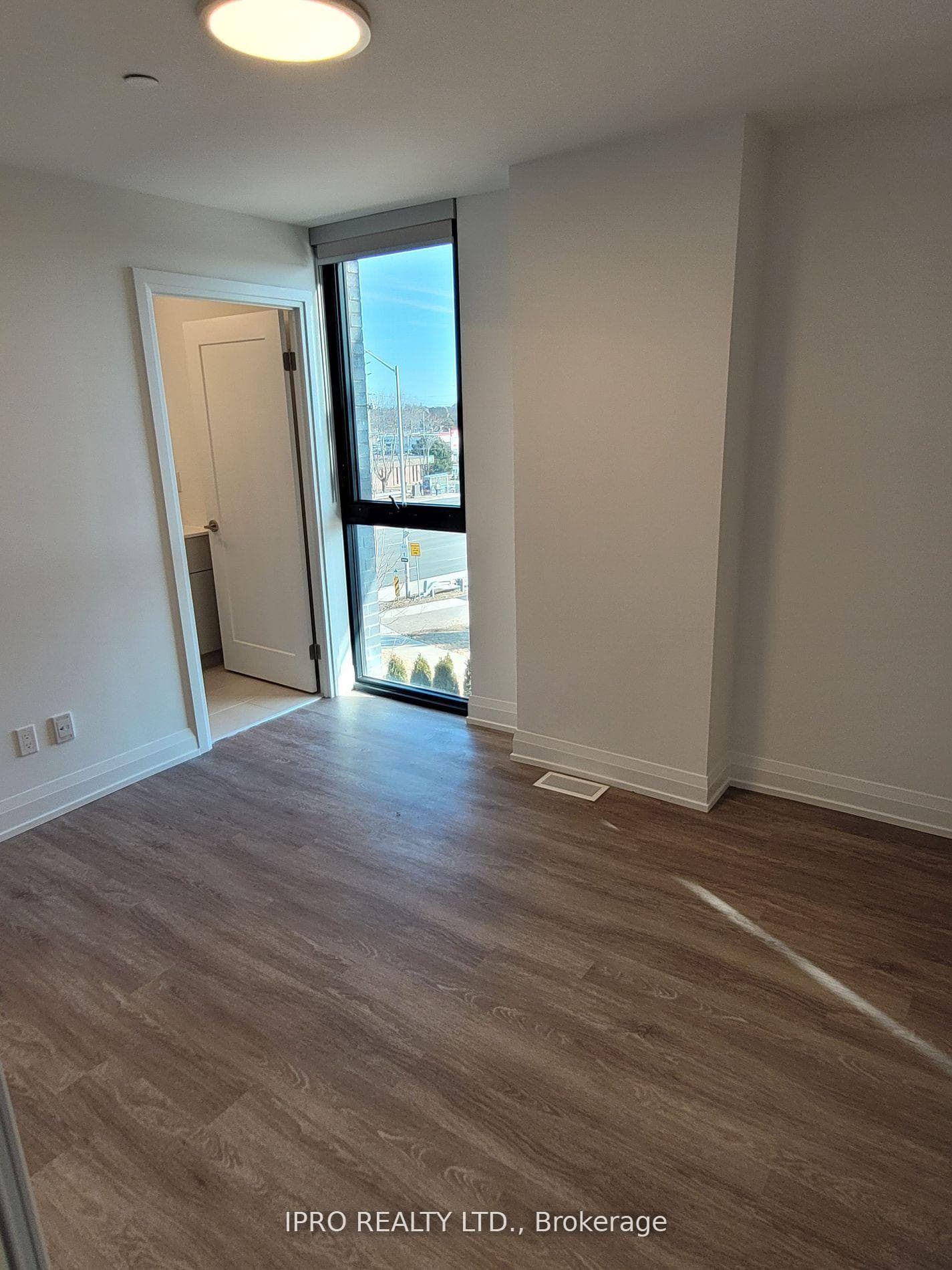 291 Queens Avenue Unit #105 photo 12