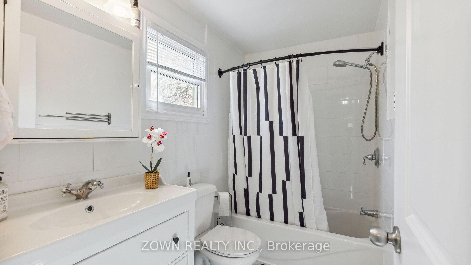 36 Caprice Court photo 21