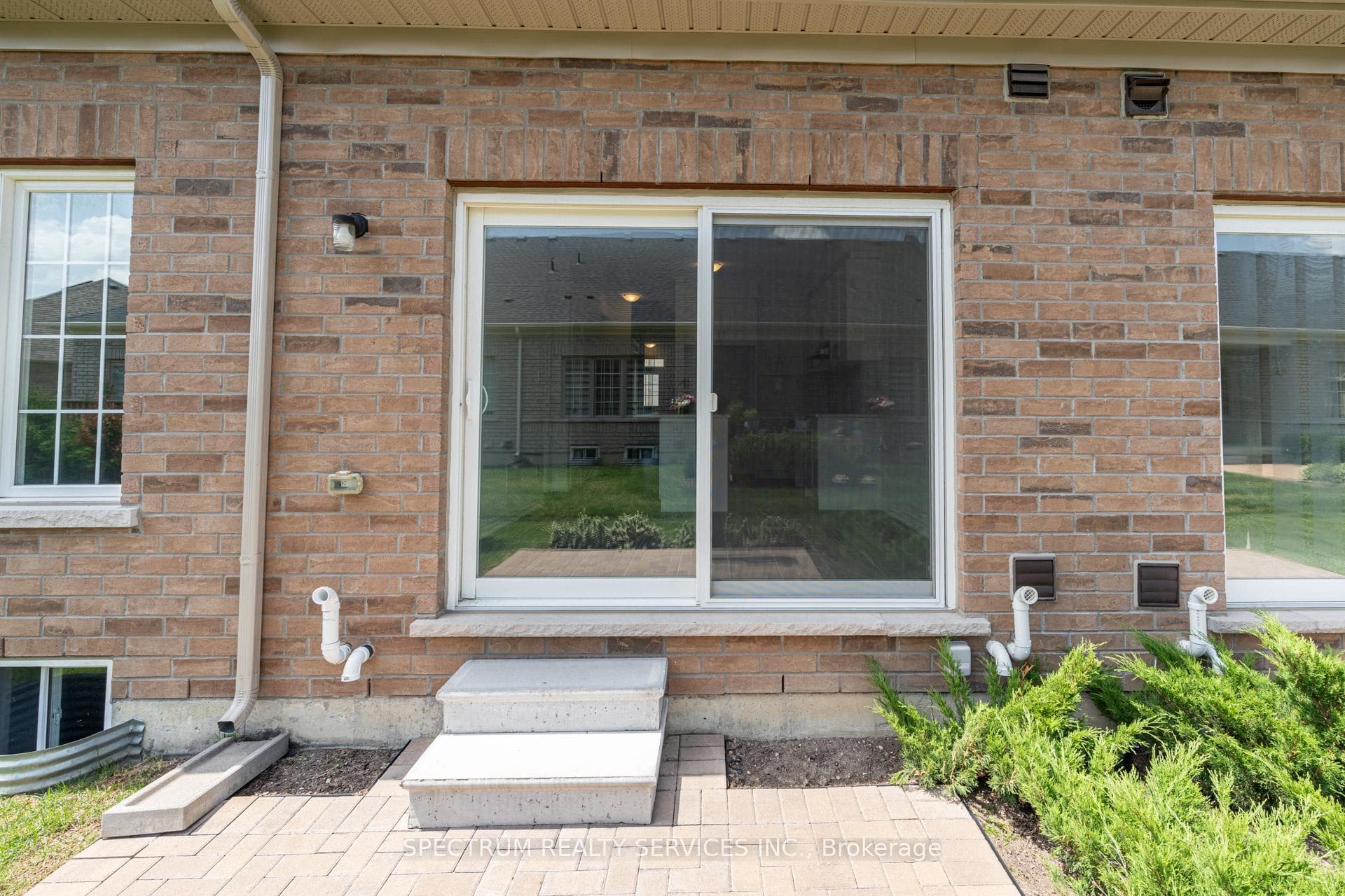 77 Muzzo Drive photo 46