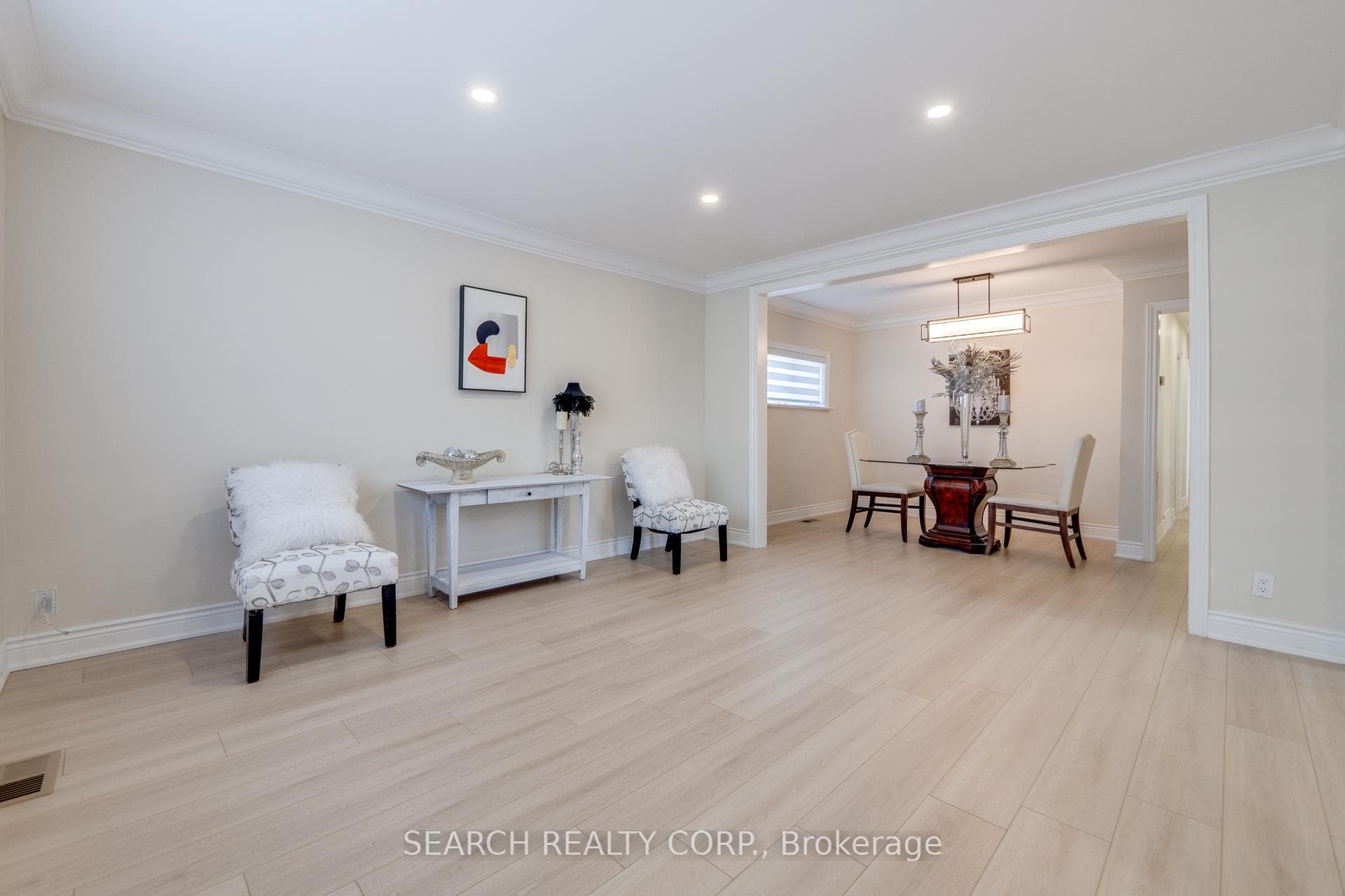 324 Morrish Road photo 5