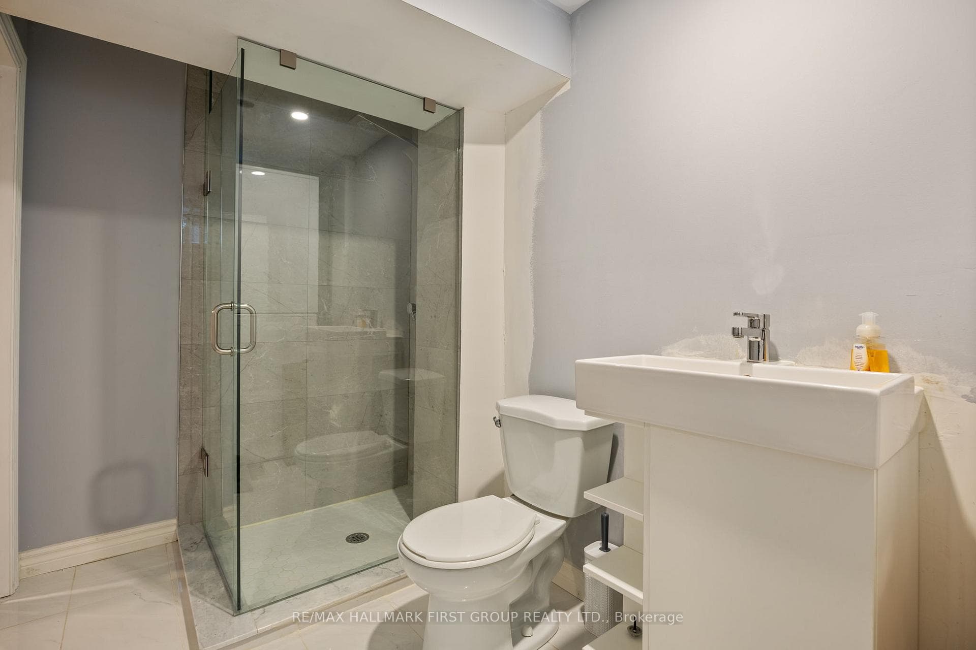 35 Radford Drive photo 33